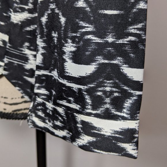 J. CREW Blurred Ikat 3/4 Sleeve Top Blouse sz 2 - Picture 5 of 10